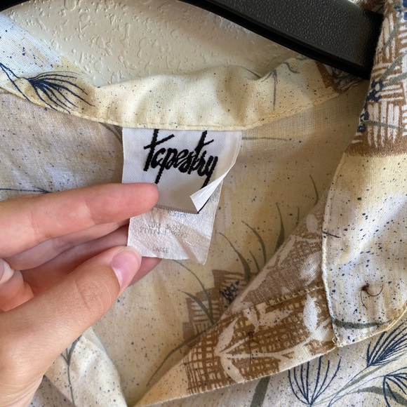 Vintage Button Up Hawaiian Shirt - Picture 9 of 11